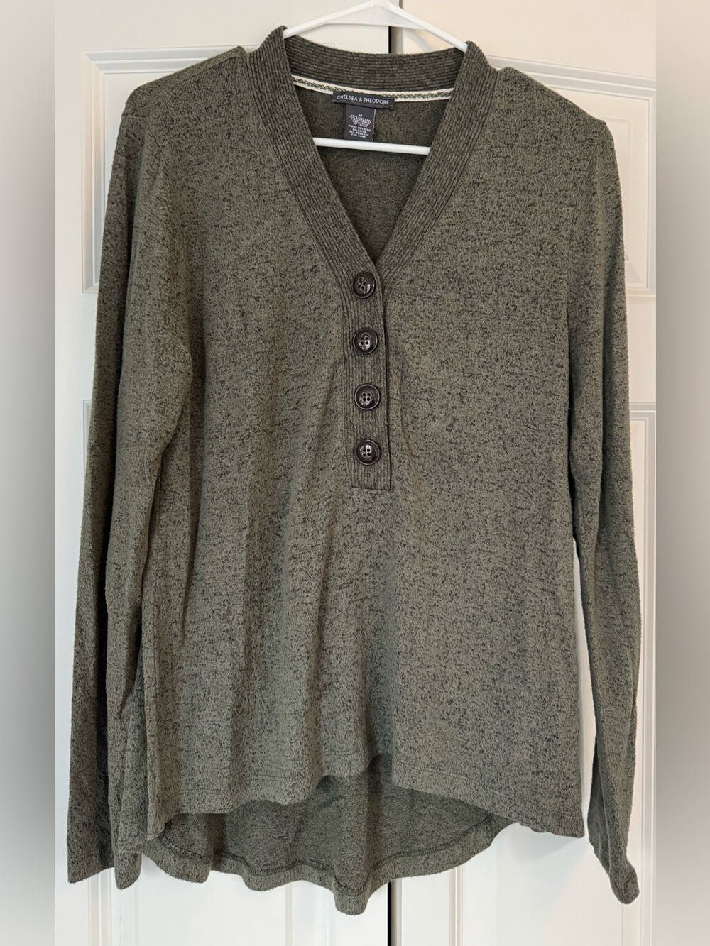 EUC Chelsea & Theodore Long Sleeve Top | Casual Lightweight Blouse